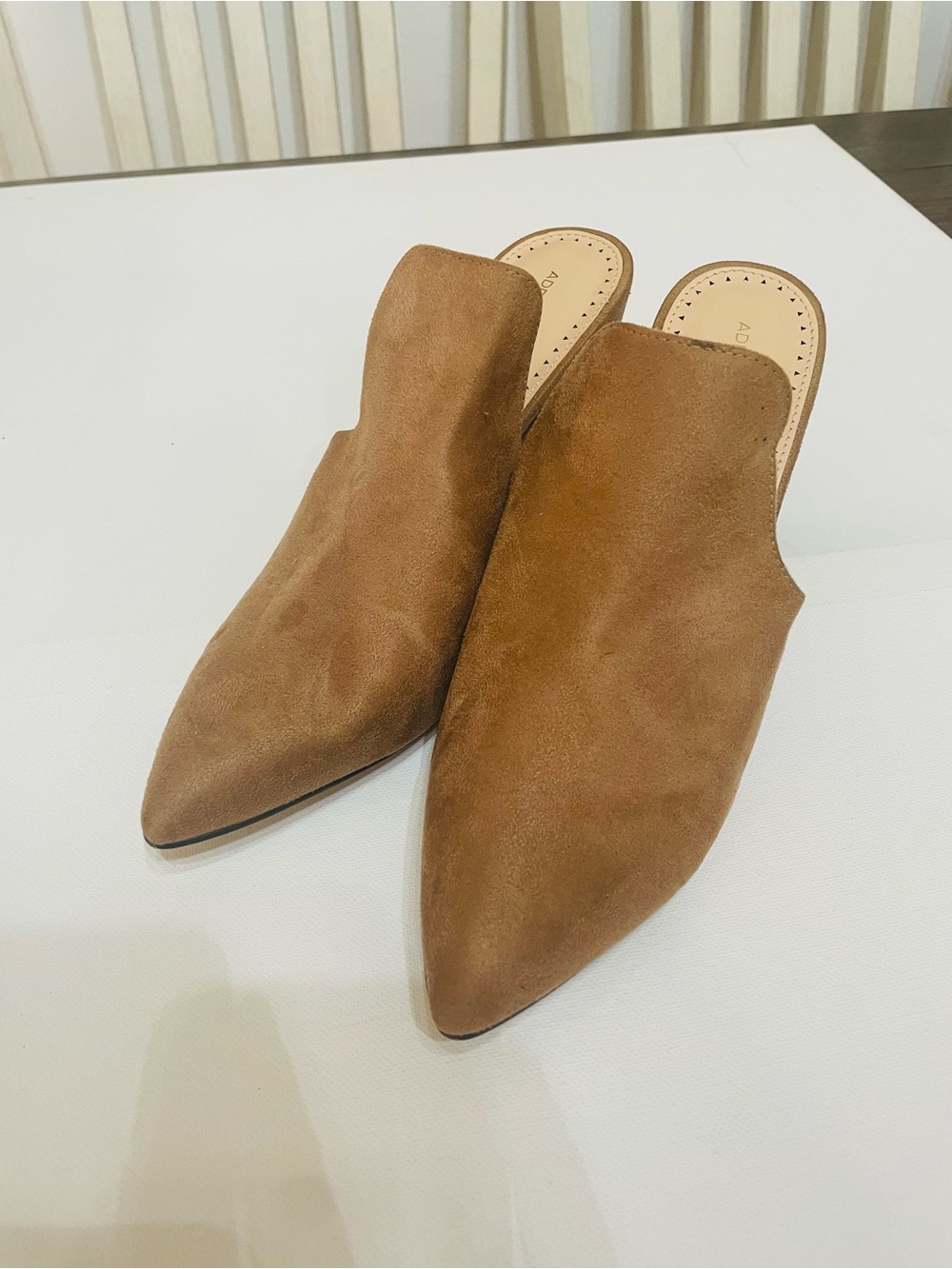 Adrienne Vittadini Nella Tan Suede Pointed Toe Mule Heels Size 9 - Picture 7 of 7